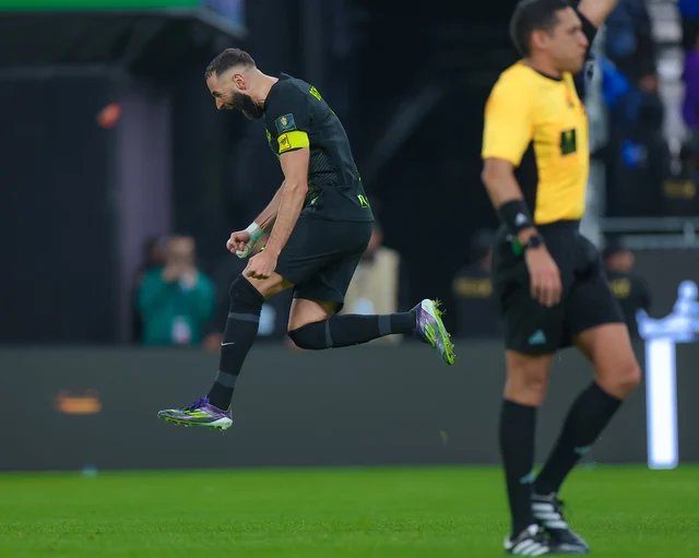 الاتحاد يقصي الهلال ويطير لنصف النهائي